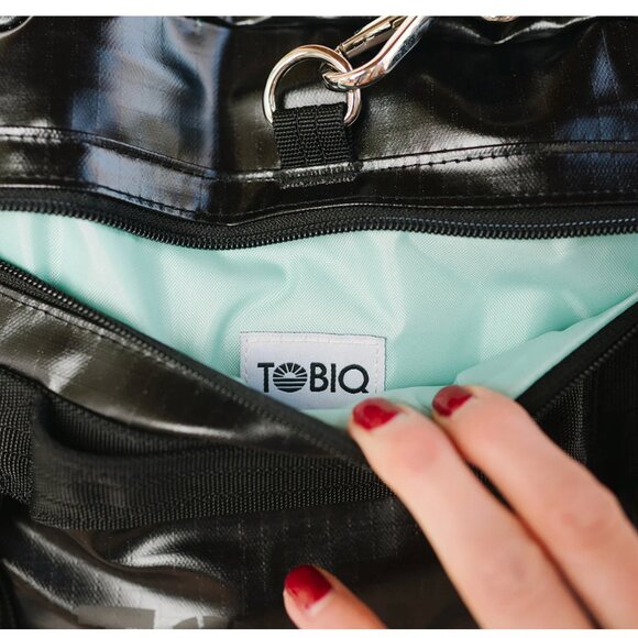 Tobiq Travel 45L Sleek Vik Black Travel Duffel. NWT - Picture 9 of 10